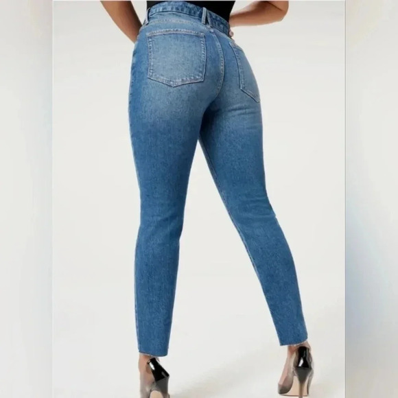 Good American Good Classic Raw Hem High Waist Jean - Picture 1 of 9